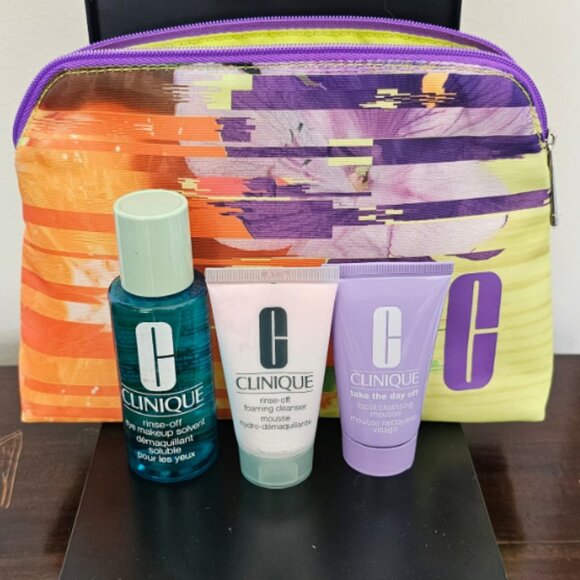 Clinique Cosmetic MakeUp Bag and 3 Pc Makeup Remover Foaming Cleanser Kit - Picture 2 of 12